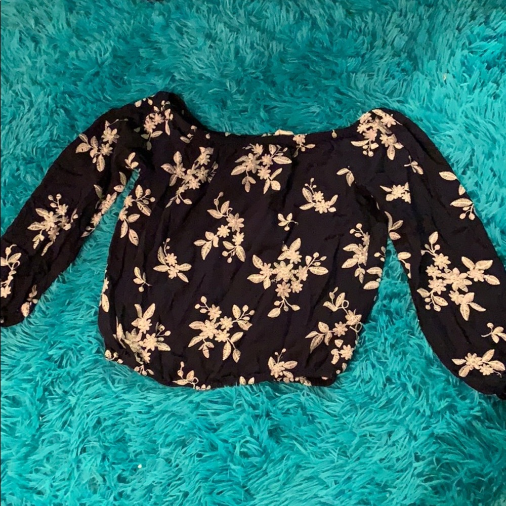 Off shoulder shirt